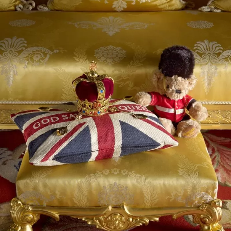 crown_in_a_box_2.webp Crown In A Box*Royal Collection Shop New