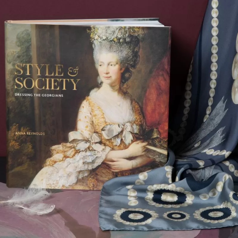 style__society_dressing_the_georgians_9.webp Style & Society: Dressing The Georgians*Royal Collection Shop Sale